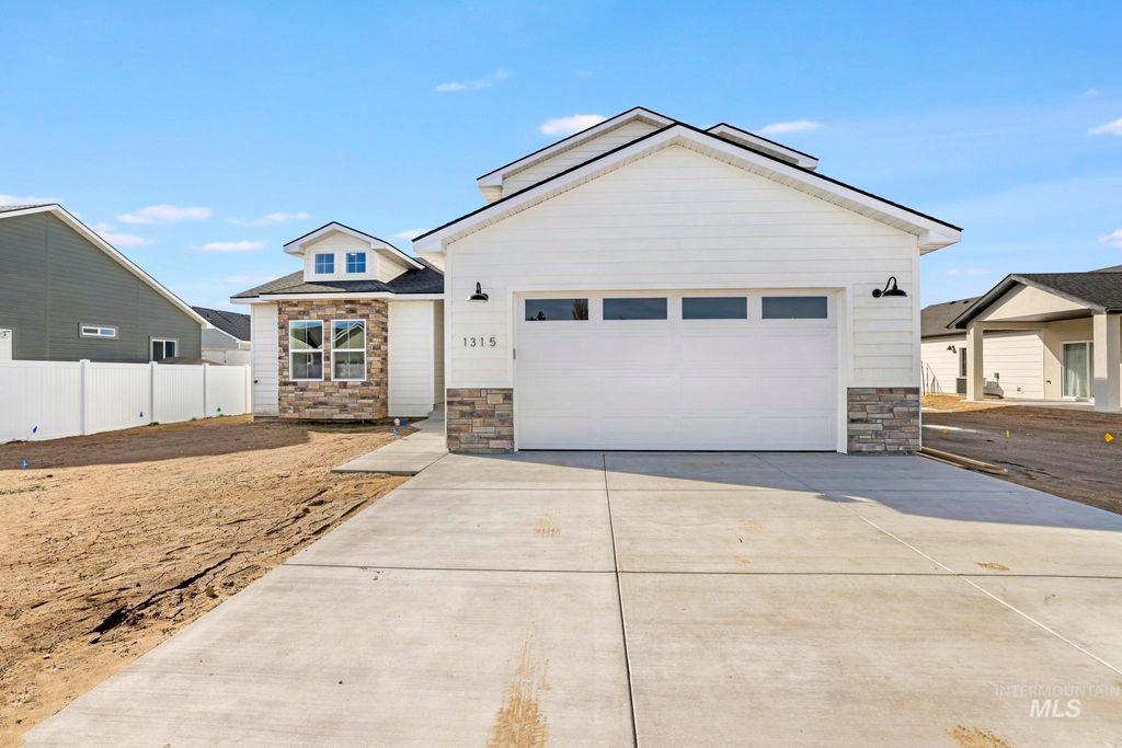 Photo of 1315 J Street, Rupert, ID 83350 (MLS # 98972702)