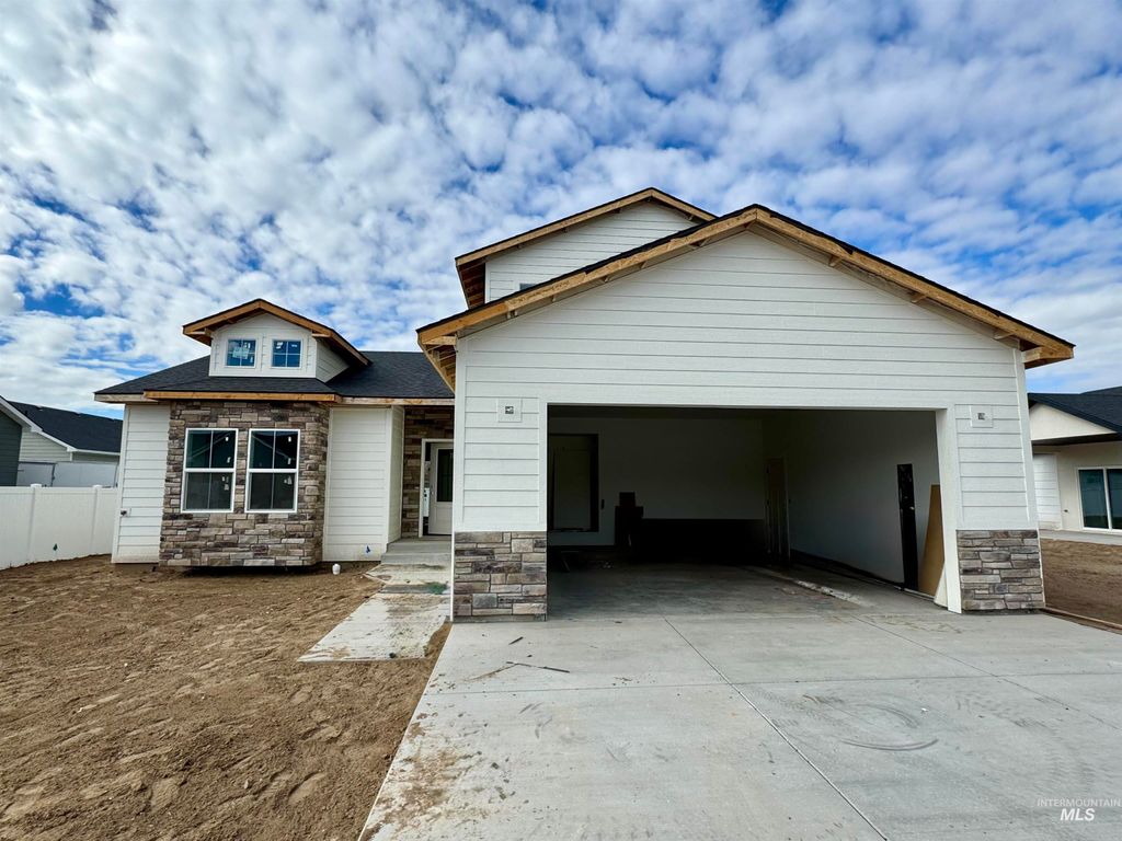Photo of 1315 J Street, Rupert, ID 83350 (MLS # 98972702)