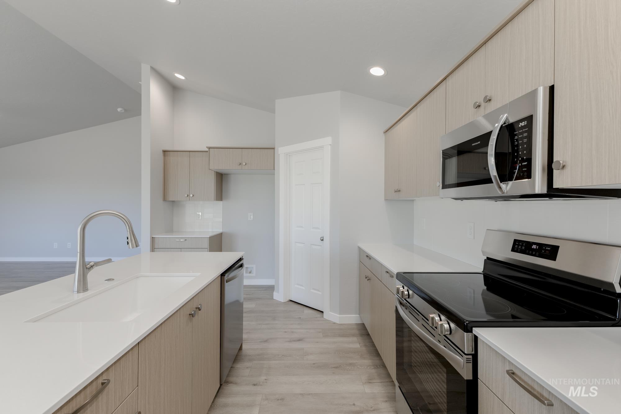 18319 N Trumpet Lily Ave