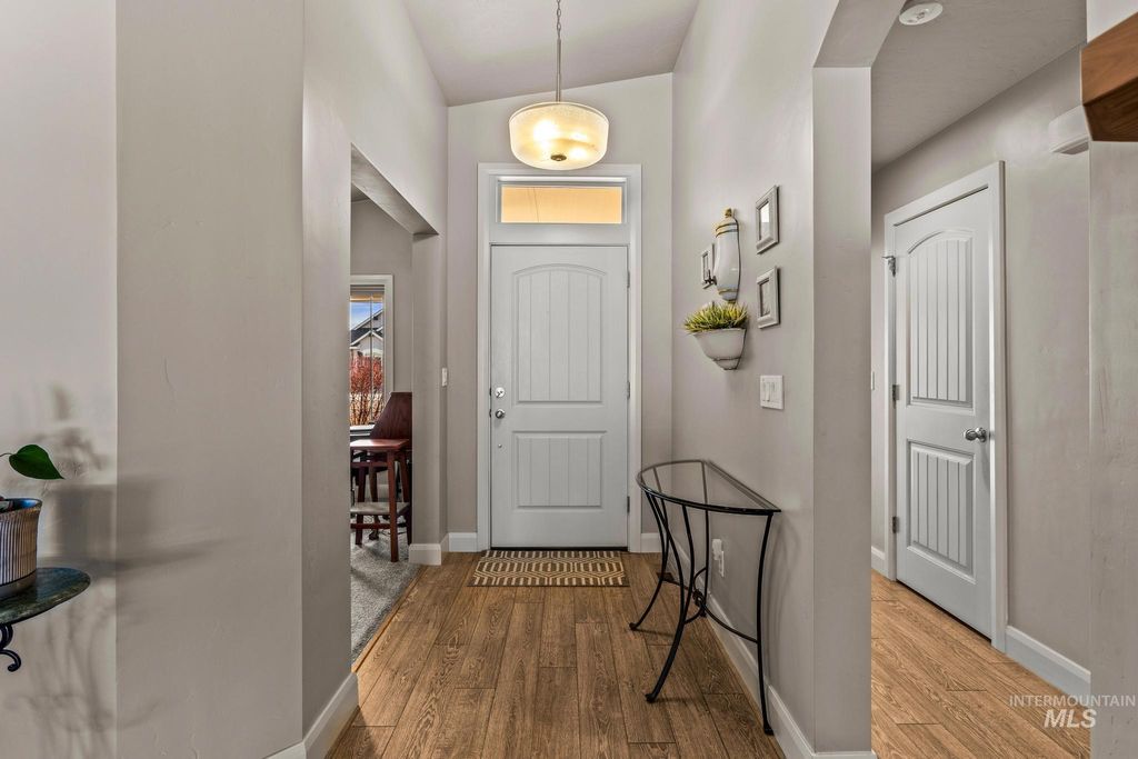 Photo of 5832 W Rotherham Dr, Eagle, ID 83616 (MLS # 98978663)