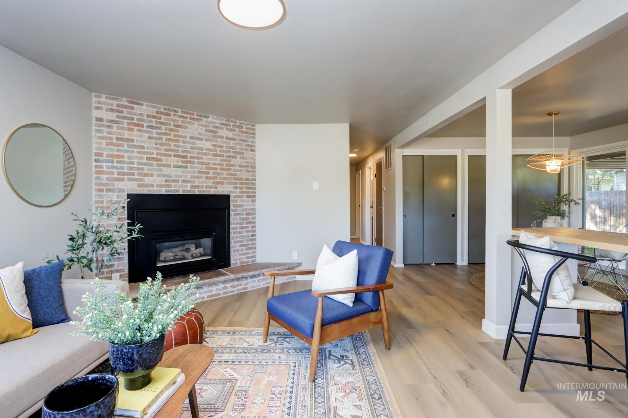 3215 W Alpine Street