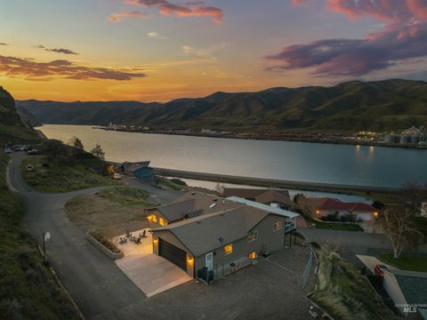 1977 Golfview Dr. Clarkston WA 99403