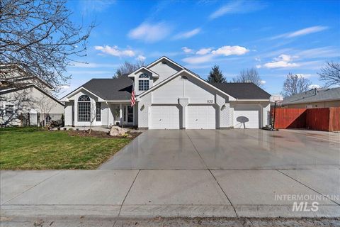 Photo of 1120 W Clarinda Dr, Meridian, ID 83642 (MLS # 98978234)