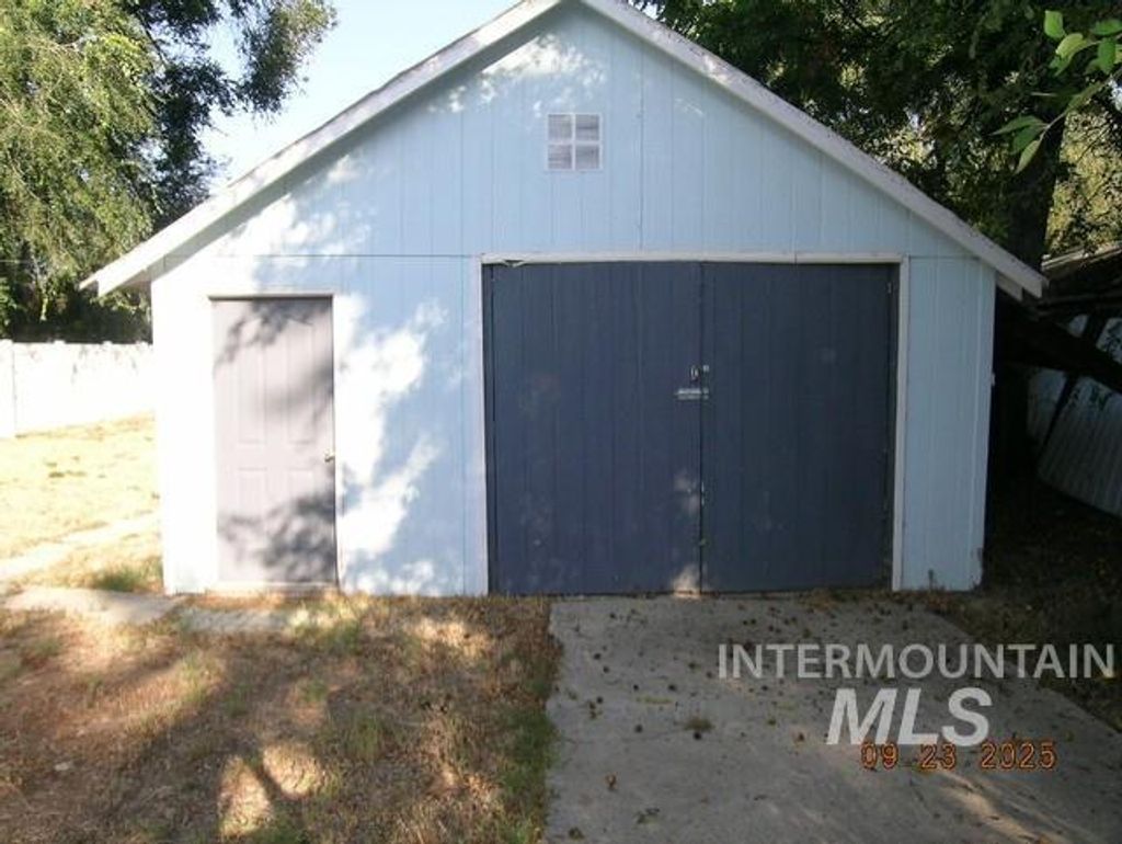 Photo of 519 20th Ave N Ave, Nampa, ID 83687 (MLS # 98963700)