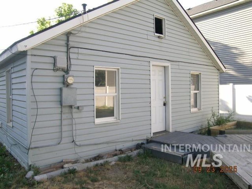Photo of 519 20th Ave N Ave, Nampa, ID 83687 (MLS # 98963700)