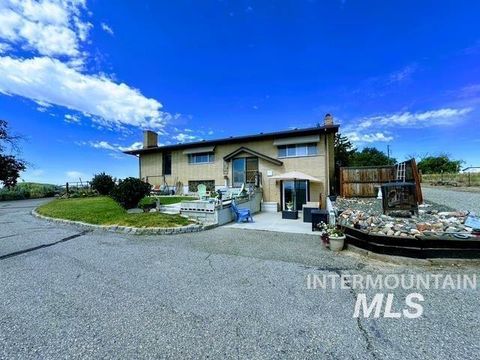 Photo of 4436 Baker Rd, Ontario, OR 97914 (MLS # 98981000)