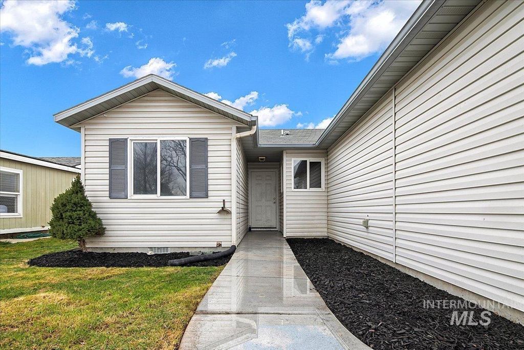 Photo of 2610 Grouse Dr, Caldwell, ID 83605 (MLS # 98975339)