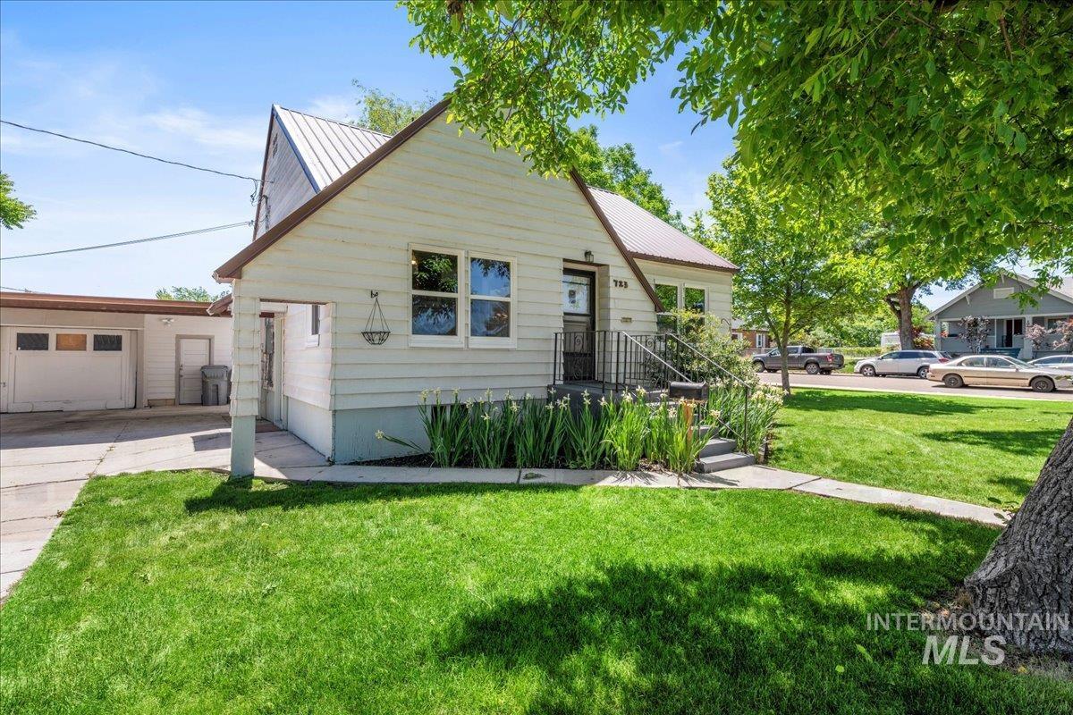 723 S 10th Ave