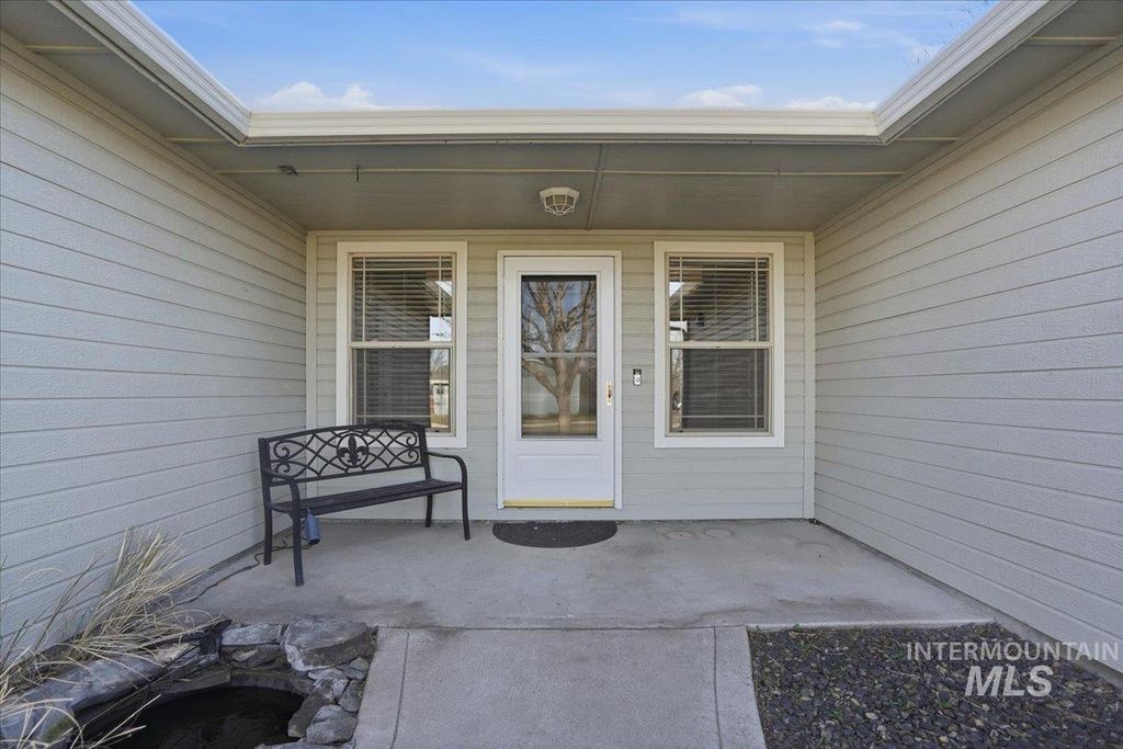 Photo of 1012 NW 24th St, Fruitland, ID 83619 (MLS # 98970734)