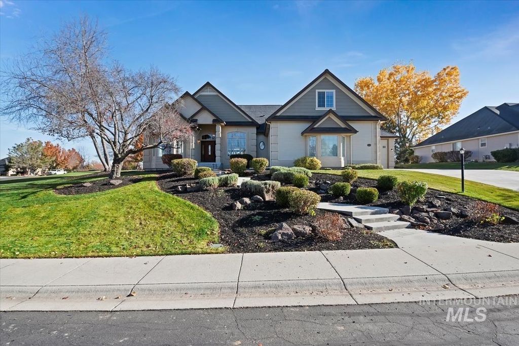 Photo of 2804 S Island Dr, Nampa, ID 83686 (MLS # 98982428)