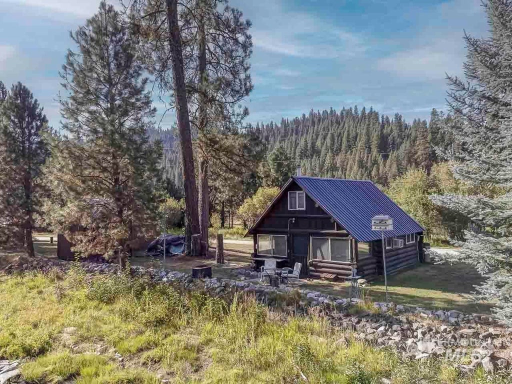 Photo of 36 Osprey Dr, Lowman, ID 83637 (MLS # 99000639)