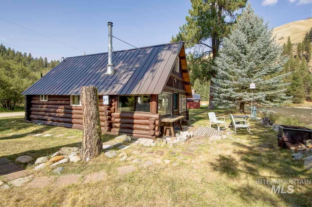 Photo of 36 Osprey Dr, Lowman, ID 83637 (MLS # 99000639)