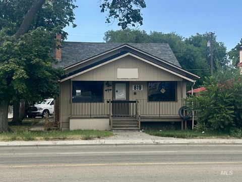 Photo of 819 12th Ave. S Ave, Nampa, ID 83651 (MLS # 98955333)