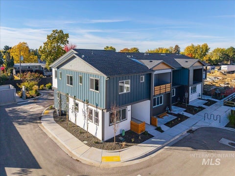 Photo of 1408 N Cole Cottage Lane, Boise, ID 83704 (MLS # 98997504)