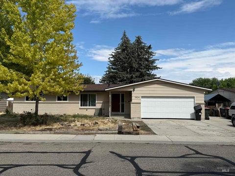 Photo of 1904 NW 8th St, Meridian, ID 83646 (MLS # 98992140)
