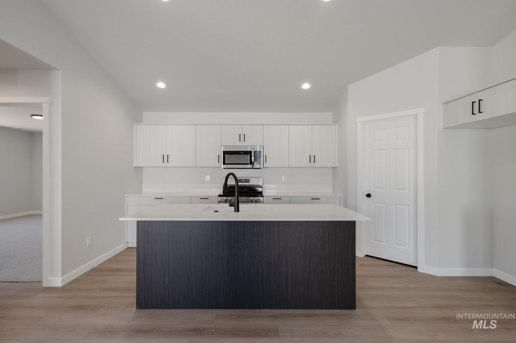 Photo of 344 N Cranesbill Ave, Kuna, ID 83634 (MLS # 98964558)