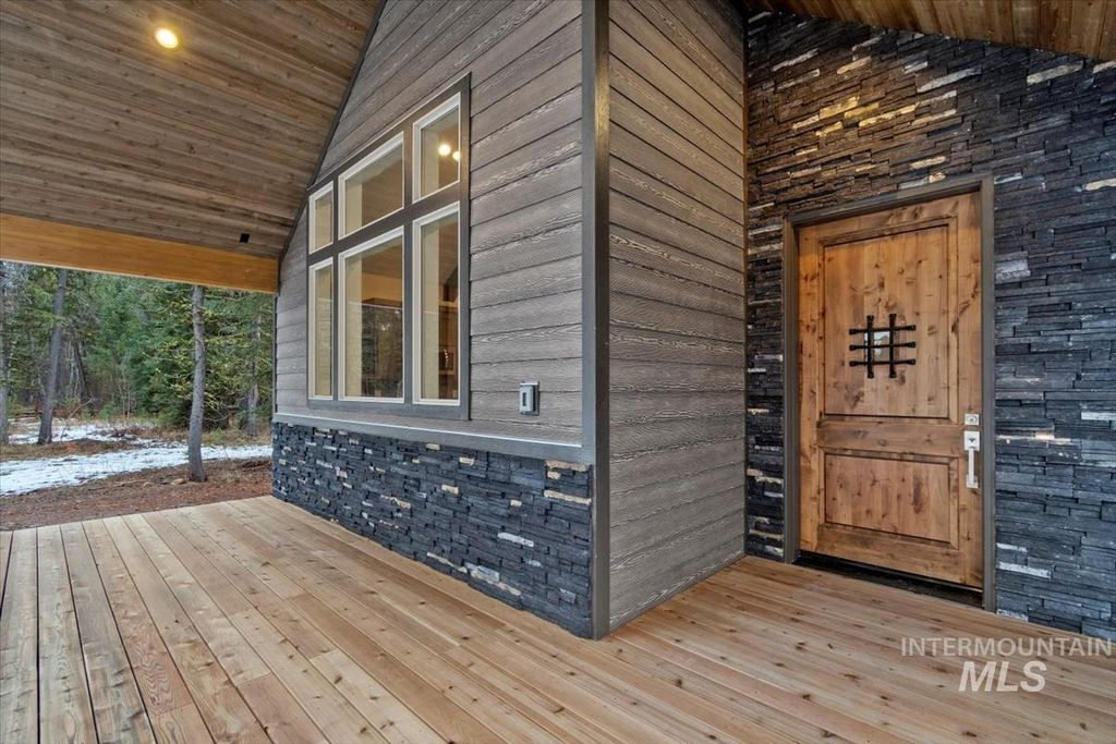 Photo of 136 Jacks Loop, Donnelly, ID 83615 (MLS # 98969516)