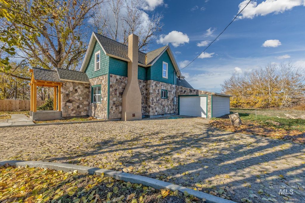 Photo of 327 Macomb Road, Weiser, ID 83672 (MLS # 98967764)