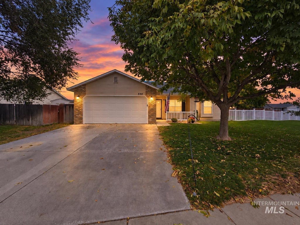 Photo of 544 Knights Circle, Nampa, ID 83687 (MLS # 99000301)
