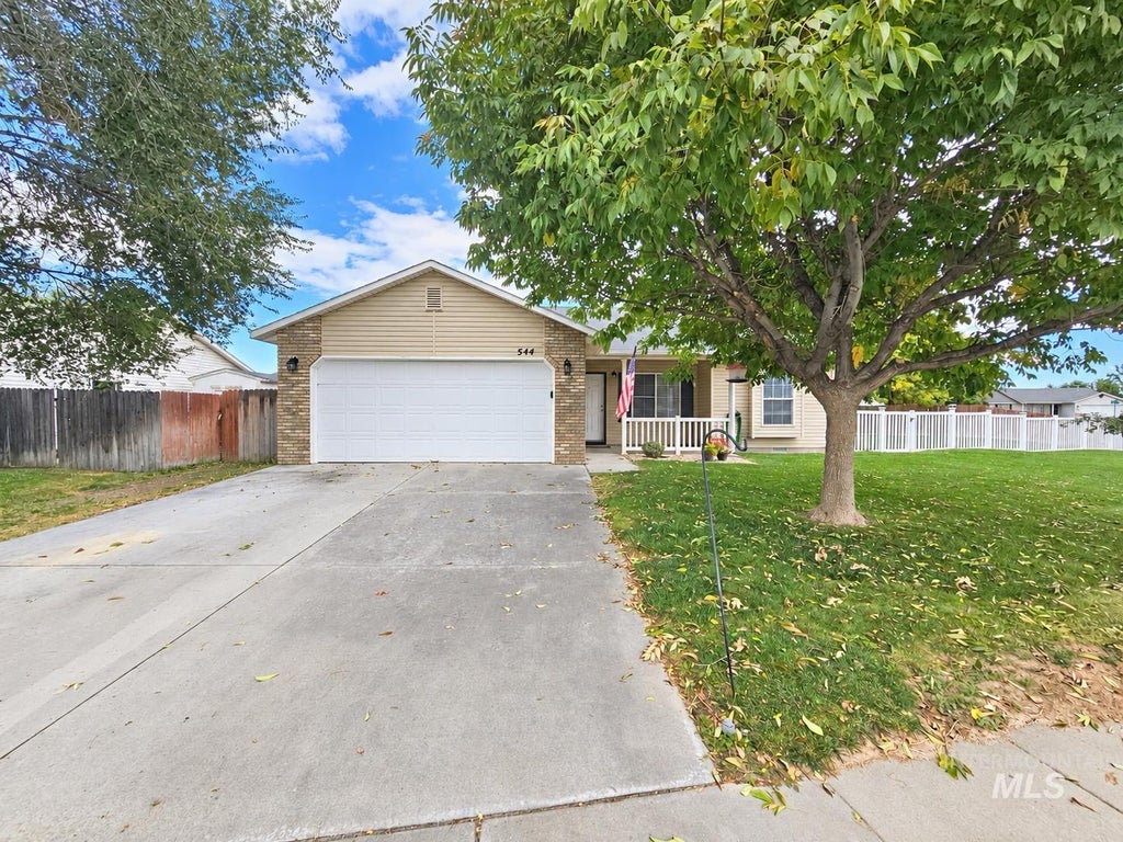 Photo of 544 Knights Circle, Nampa, ID 83687 (MLS # 99000301)