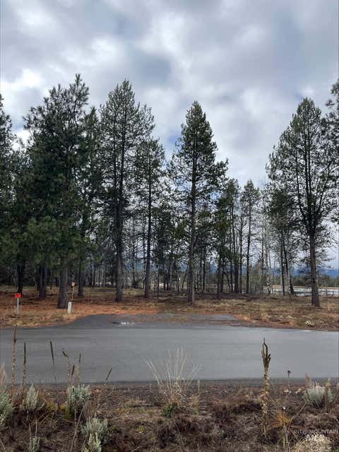 Photo of 13055 Dawn Drive, Donnelly, ID 83615 (MLS # 98981690)