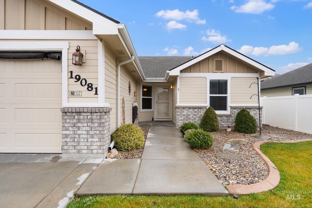 Photo of 19081 Harley Way, Caldwell, ID 83605 (MLS # 98971924)