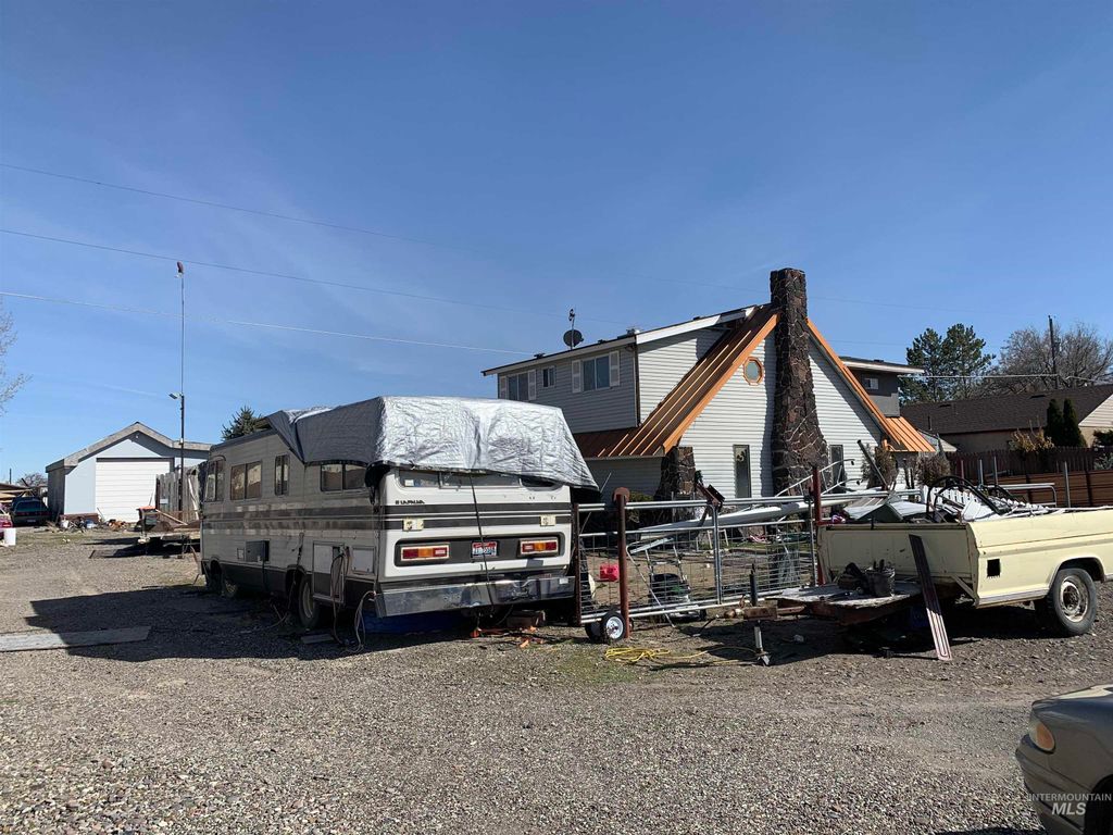 Photo of 787 Blue Lakes Blvd S Blvd, Twin Falls, ID 83301 (MLS # 98939865)