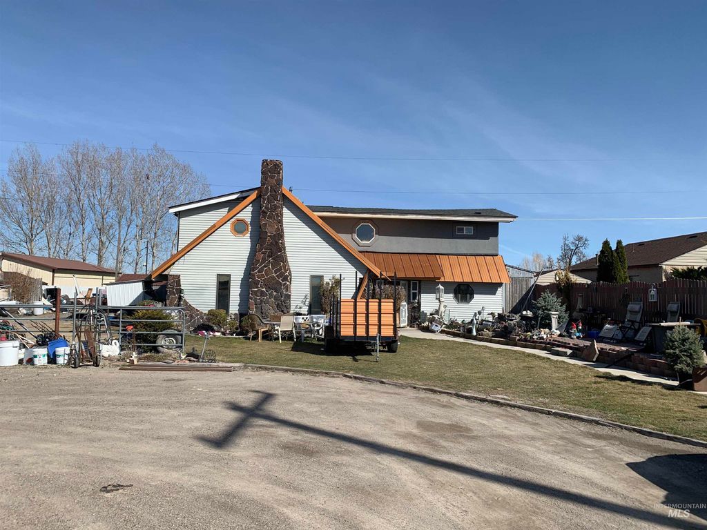 Photo of 787 Blue Lakes Blvd S Blvd, Twin Falls, ID 83301 (MLS # 98939865)