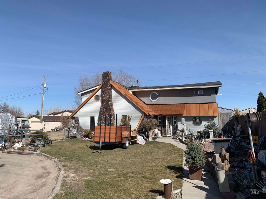 Photo of 787 Blue Lakes Blvd S Blvd, Twin Falls, ID 83301 (MLS # 98939865)