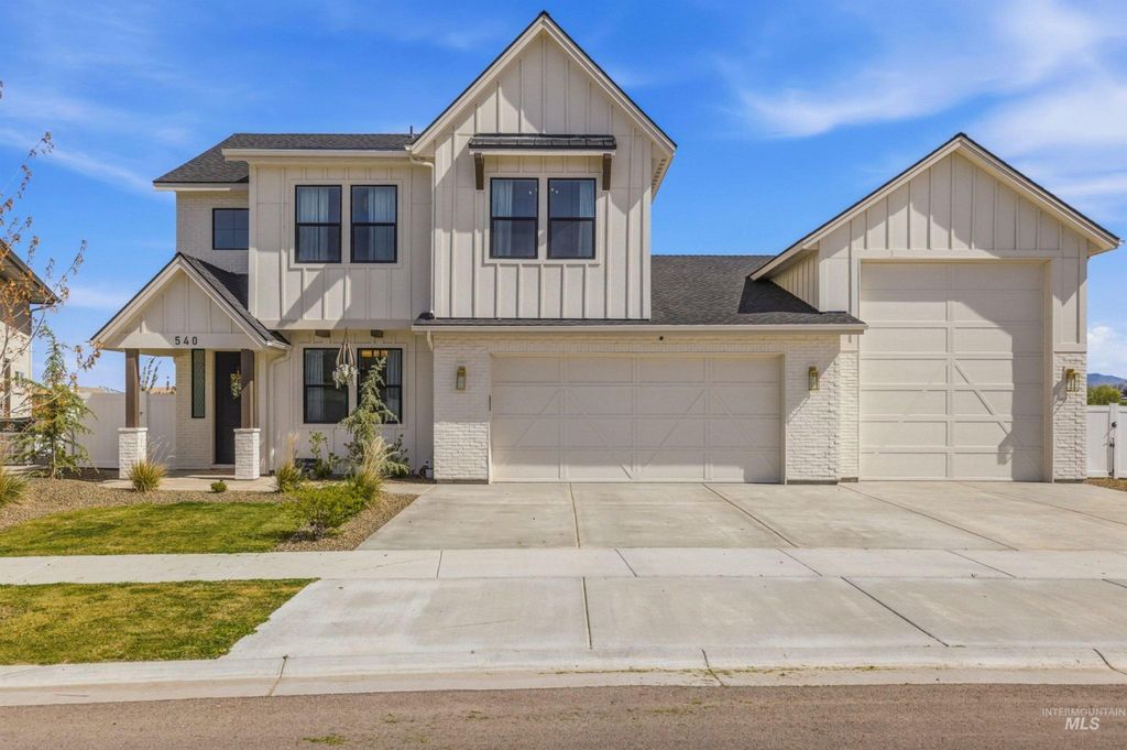 Photo of 540 E Jarvis Ct, Meridian, ID 83642 (MLS # 98981436)