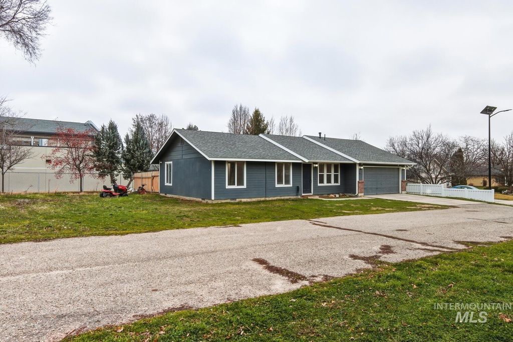 Photo of 1052 NW 5th Ave, Meridian, ID 83642 (MLS # 98972272)