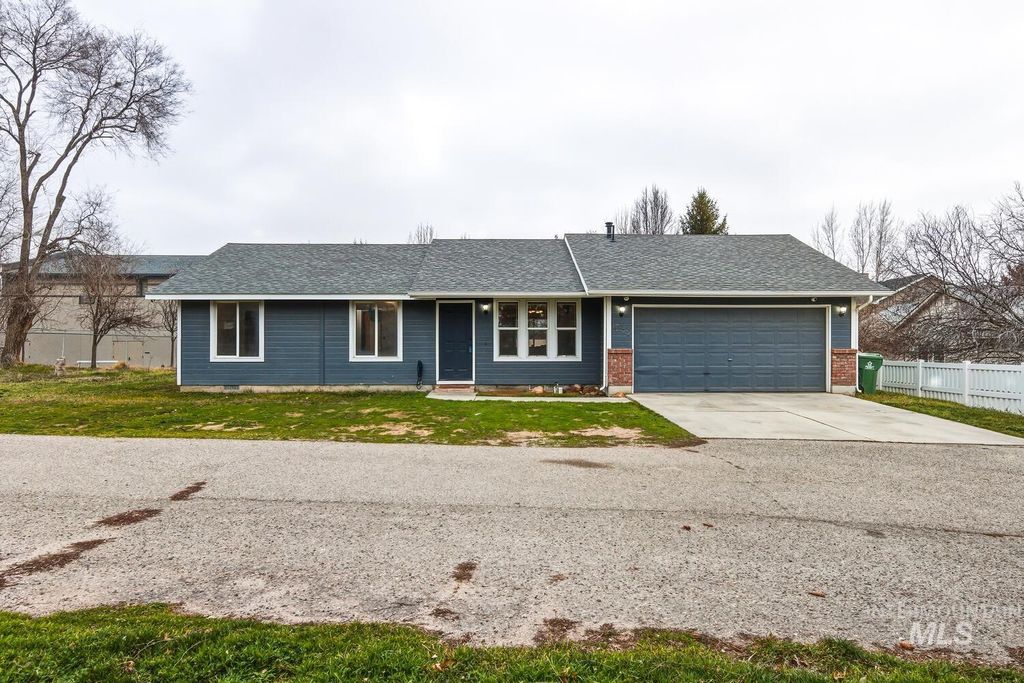 Photo of 1052 NW 5th Ave, Meridian, ID 83642 (MLS # 98972272)