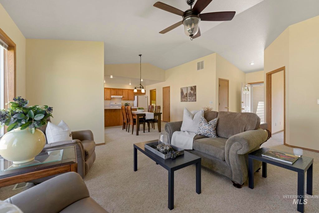 Photo of 3114 Sunridge Dr, Caldwell, ID 83605 (MLS # 98985168)
