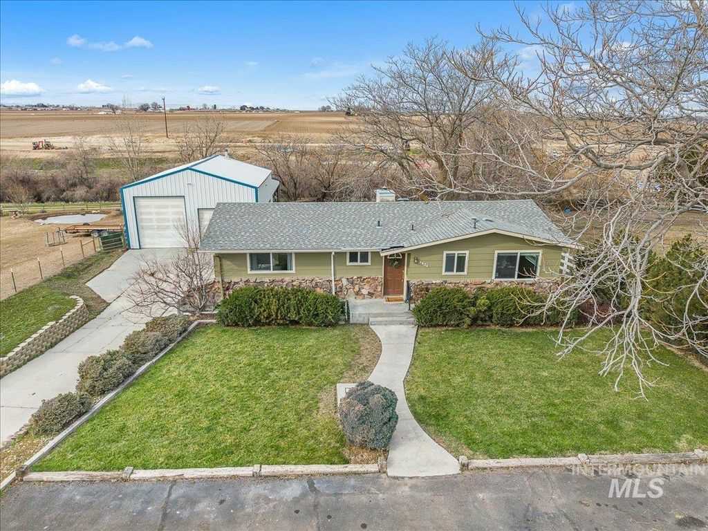 Photo of 3804 Dorman Ave, Caldwell, ID 83605 (MLS # 98974922)