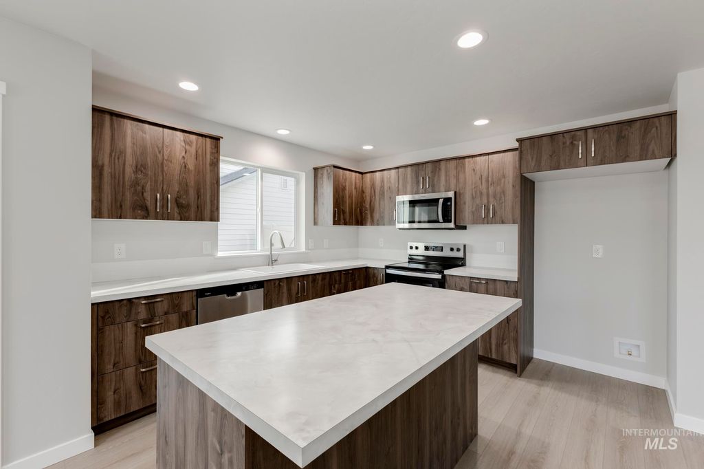 Photo of 7094 E Shields Dr, Nampa, ID 83687 (MLS # 98974808)