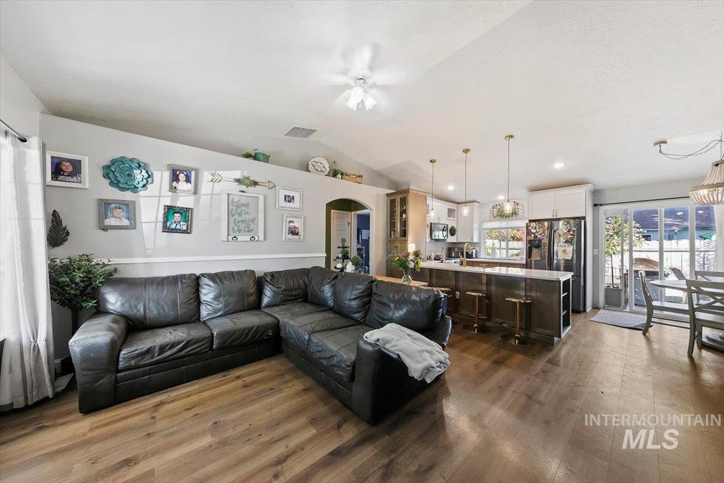 Photo of 7848 E Red Oak Ct, Nampa, ID 83687 (MLS # 99000213)