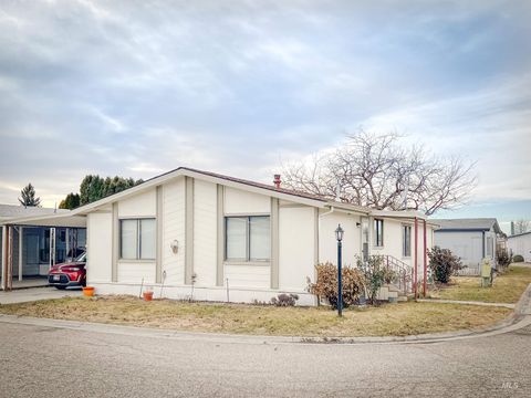 Photo of 3497 N Dalton Lane, Boise, ID 83704 (MLS # 98937071)