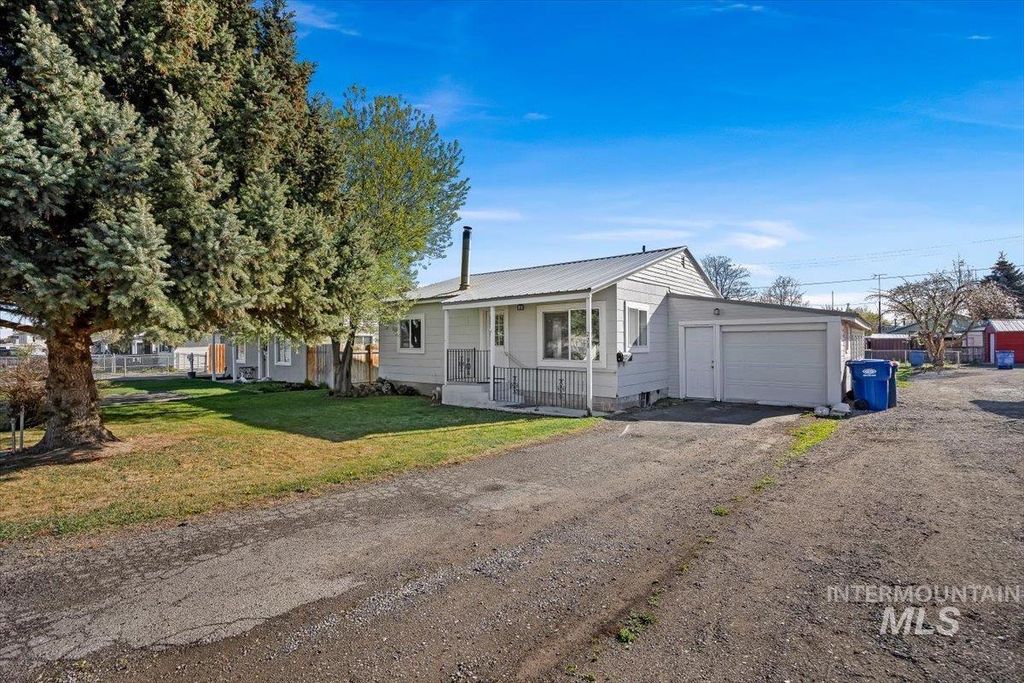Photo of 228 Madrona Street, Twin Falls, ID 83301 (MLS # 98980877)