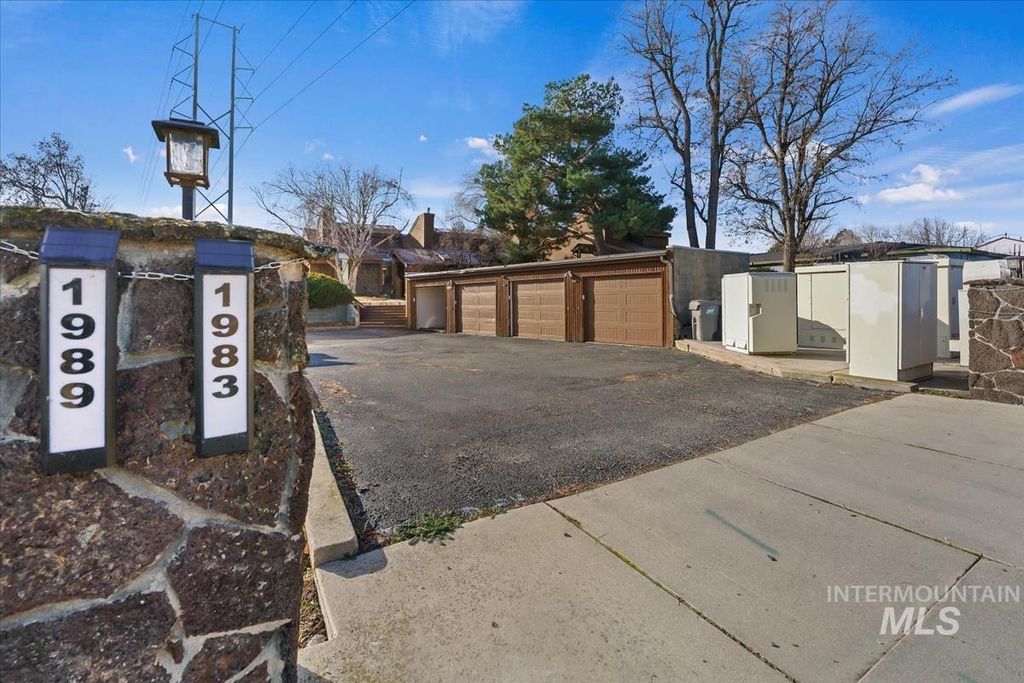 Photo of 1989 E Boise Ave, Boise, ID 83706 (MLS # 98971738)