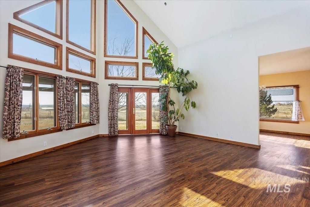 Photo of 188 E 552 N, Shoshone, ID 83352 (MLS # 98972929)