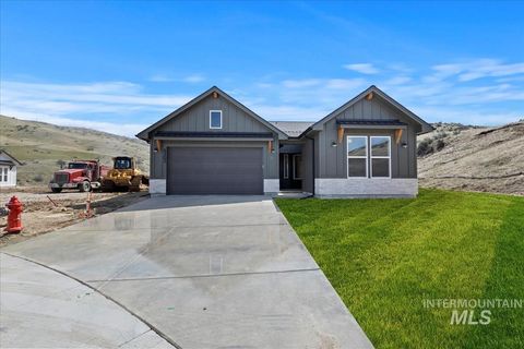 Photo of 6624 N Good Dr, Eagle, ID 83629 (MLS # 98958632)