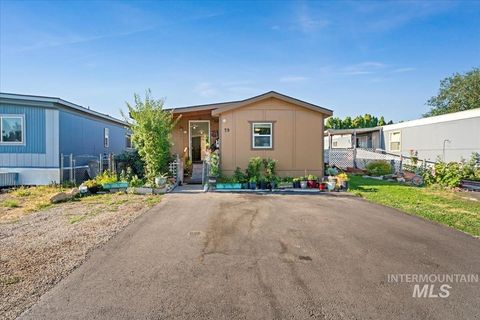 Photo of 1410 W Flamingo Ave #79, Nampa, ID 83651 (MLS # 98958951)