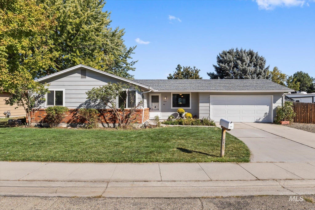 Photo of 606 W Lawndale Dr, Meridian, ID 83646 (MLS # 99000851)