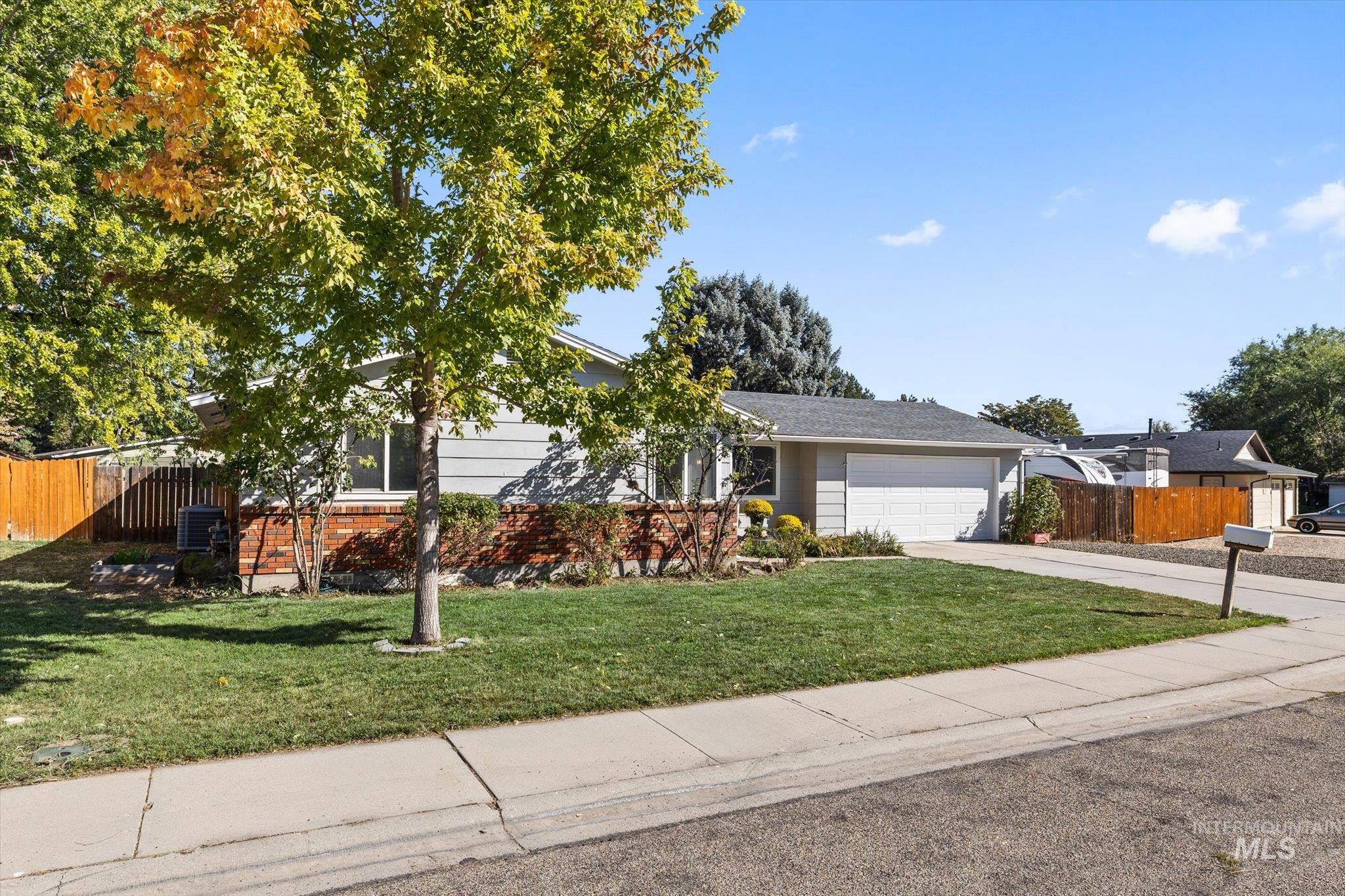 606 W Lawndale Dr