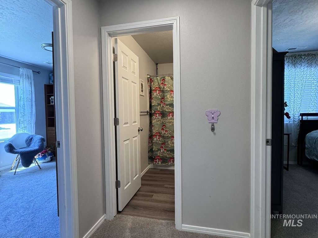 Photo of 19576 Newhall Pl, Caldwell, ID 83605 (MLS # 98985609)