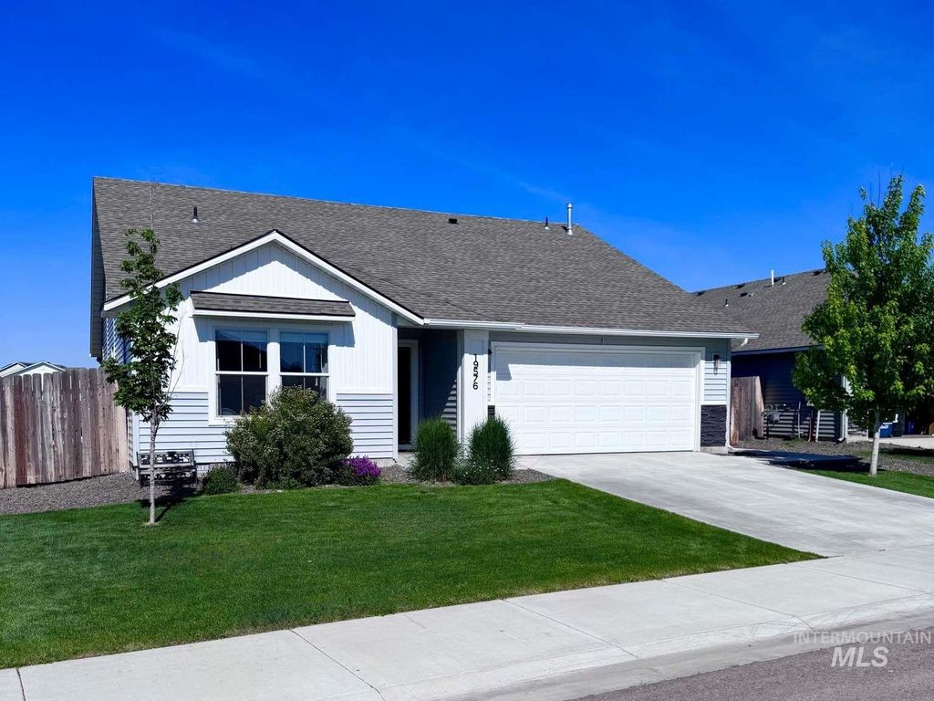 Photo of 19576 Newhall Pl, Caldwell, ID 83605 (MLS # 98985609)