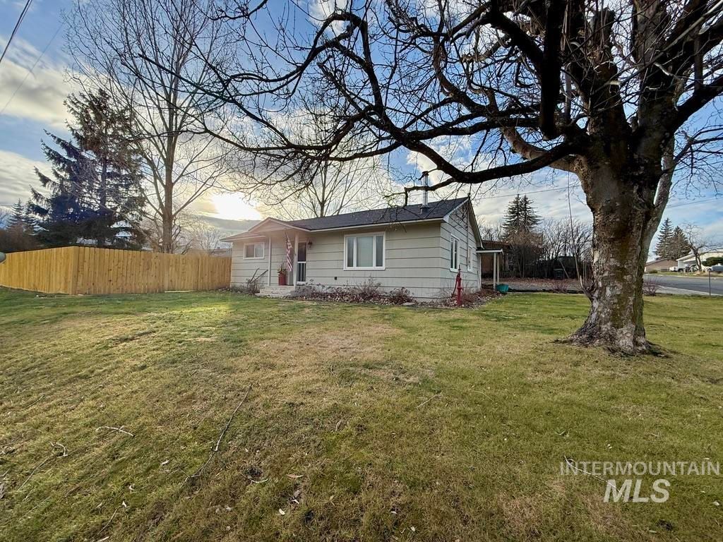 Photo of 902 S Idaho Avenue, Grangeville, ID 83530 (MLS # 98970788)