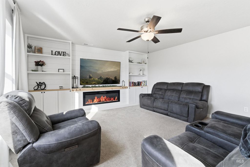 Photo of 19189 Smith Fork Way, Caldwell, ID 83605 (MLS # 98974175)