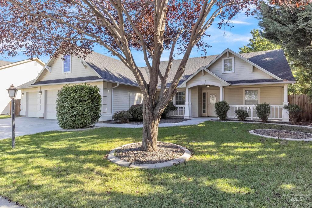 Photo of 3886 N Price Way, Meridian, ID 83646 (MLS # 98974193)