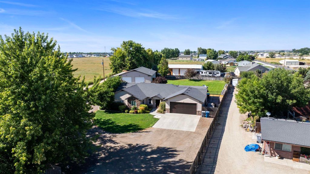 Photo of 7236 Cherry Ln, Nampa, ID 83687 (MLS # 98969999)